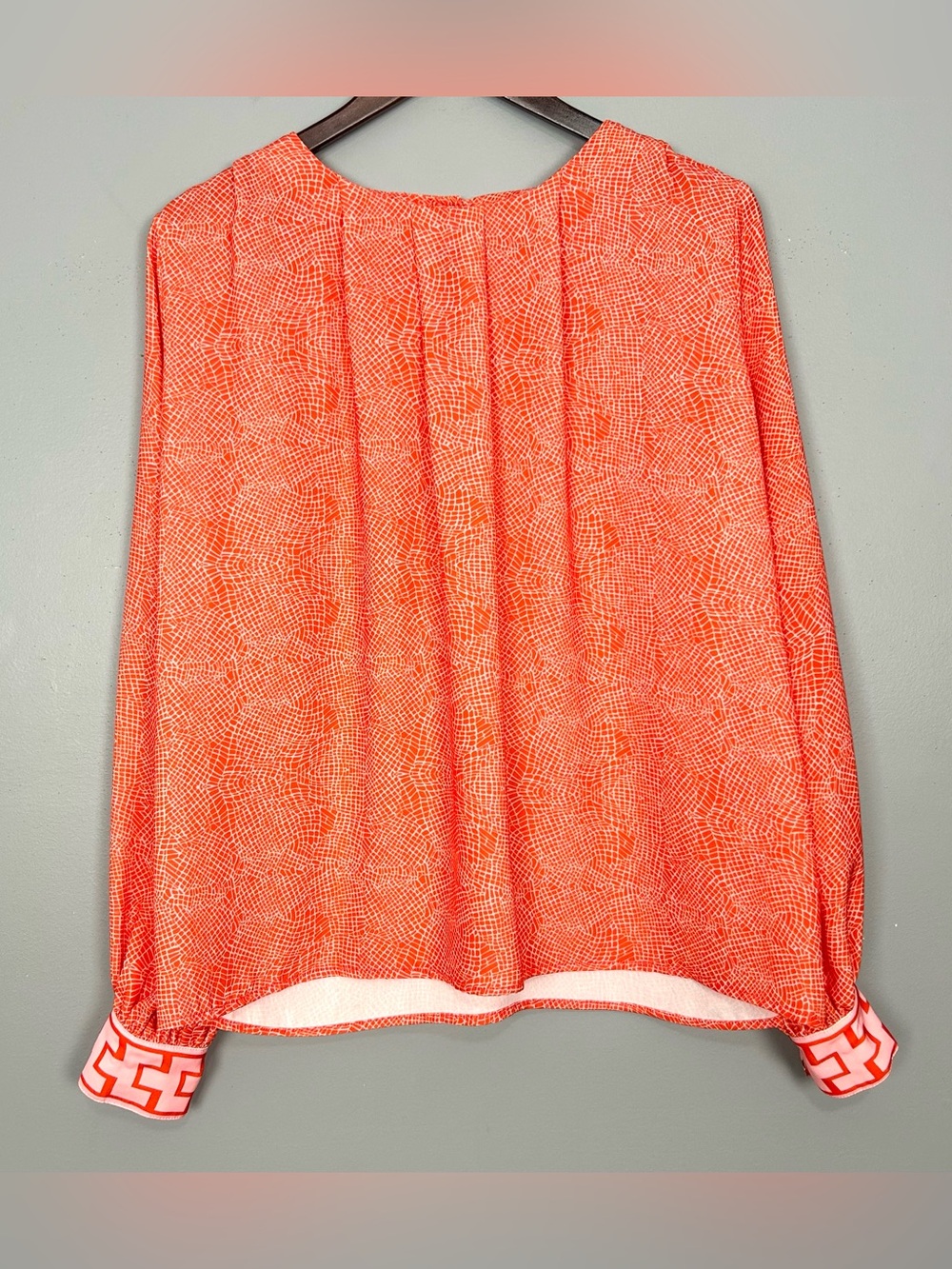 CK Bradley Contrast Cuff Blouse Women’s Size S Smooth Knit Colorful Preppy